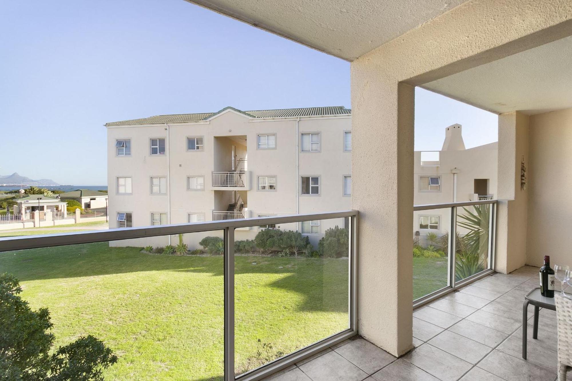 Apartamento Big Bay Beach Club 122 By Hostagents Bloubergstrand Exterior foto